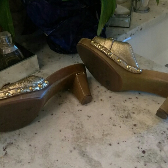 Authentic Coach Gold Leather Clogs - Picture 5 of 7